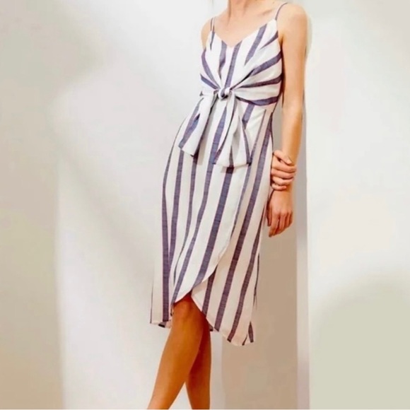 NWT Banana Republic Factory summer dress, tie front, v-neck, size 8 - Picture 3 of 17